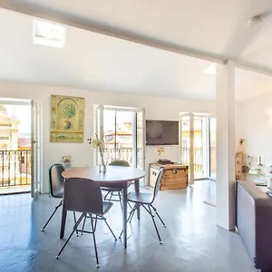 Ross 5- F2, Lumineux, Balcon, Loft, Clim, Vieux-nice Apartment