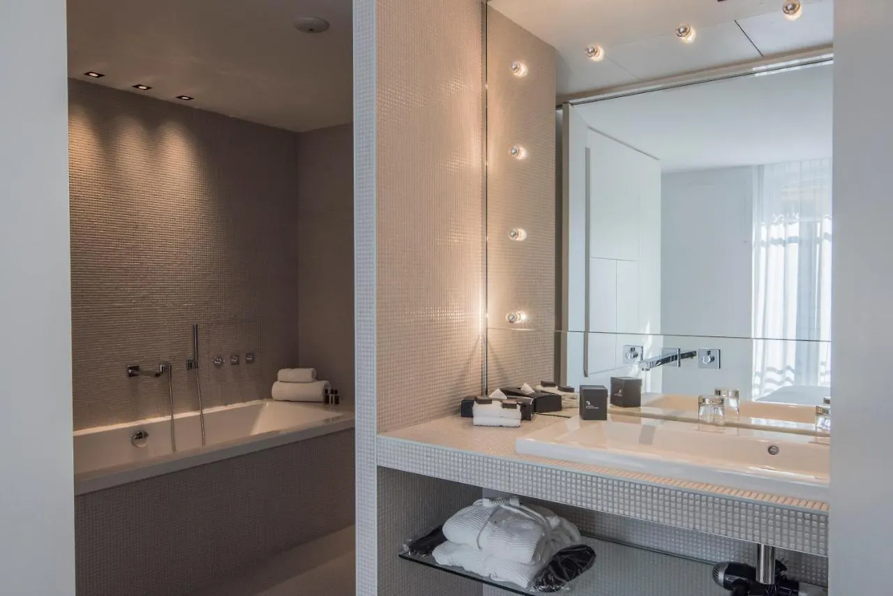 Hotel La Maison Champs Elysees Parijs
