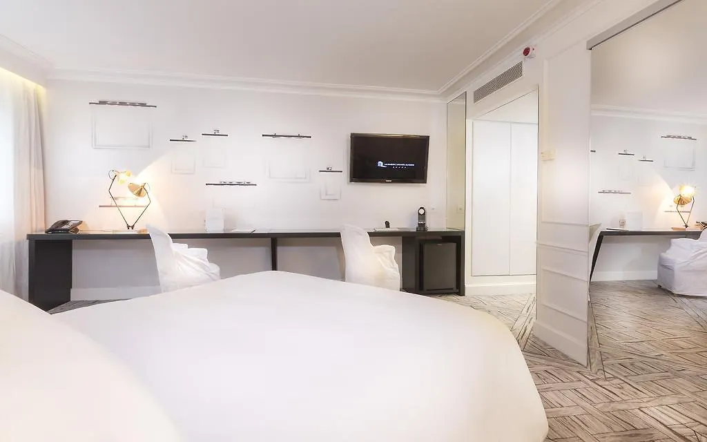 La Maison Champs Elysees Parijs