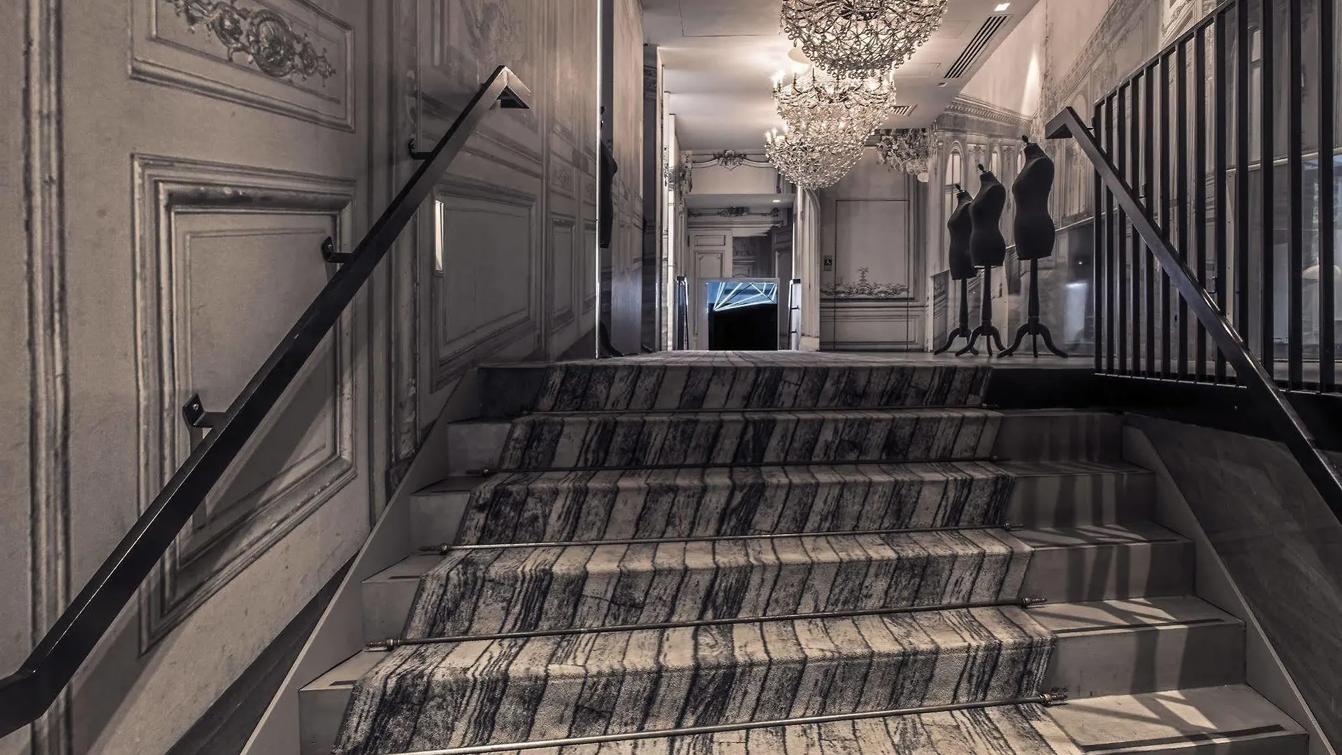 Hotel La Maison Champs Elysees Parijs